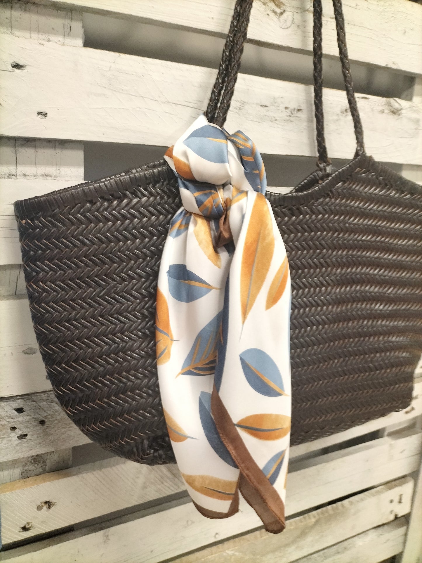 ¡Queda uno! Pañuelo Hojas - botanikamoda