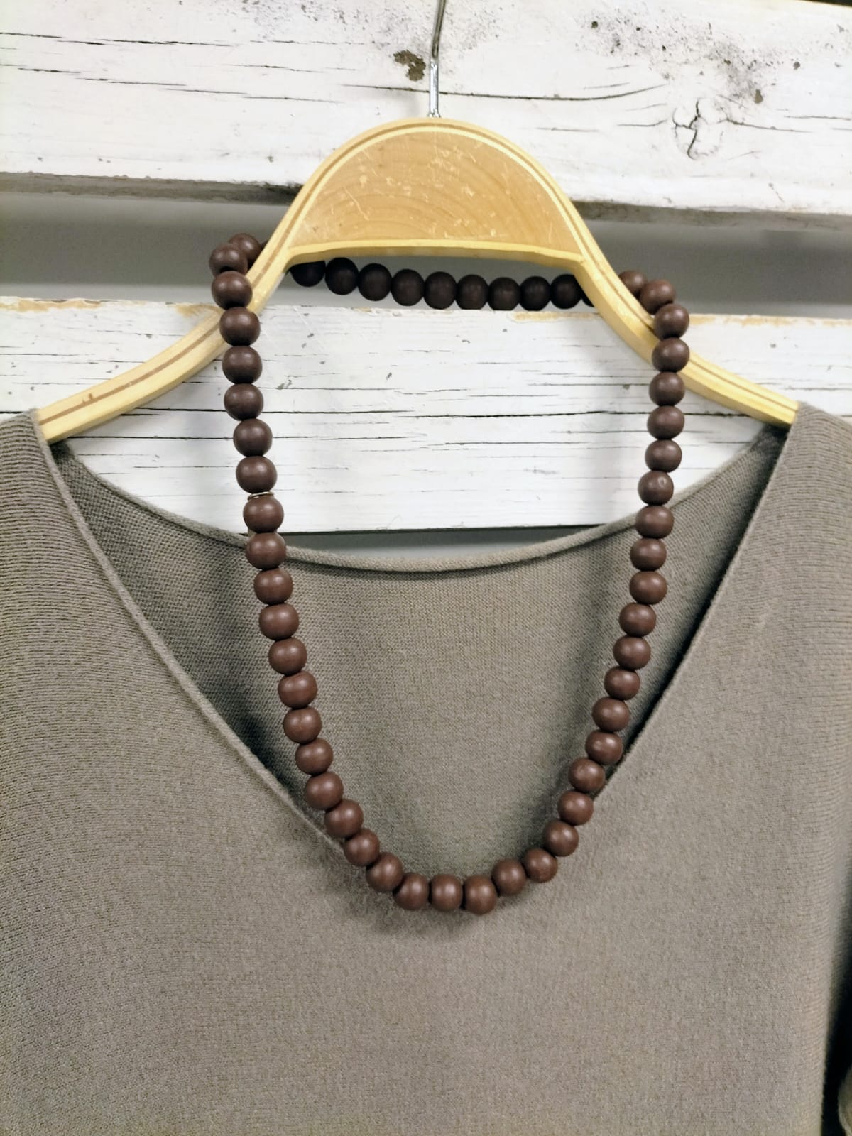 Collar bolitas choco