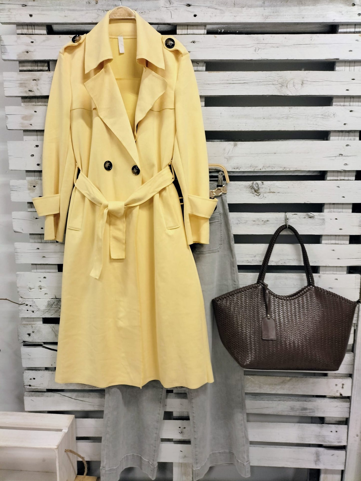 Trench ante amarillo