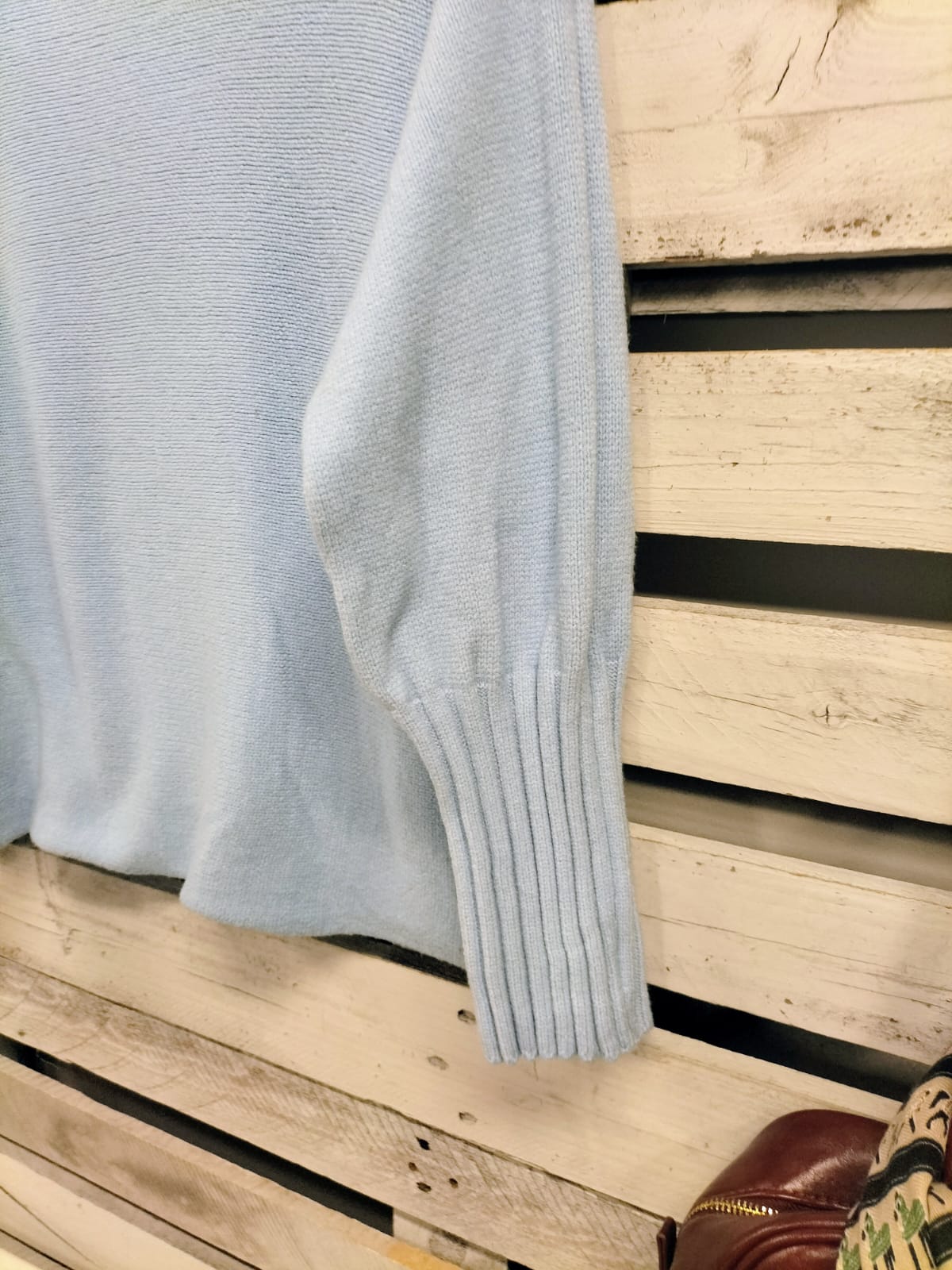 Jersey favorecedor celeste