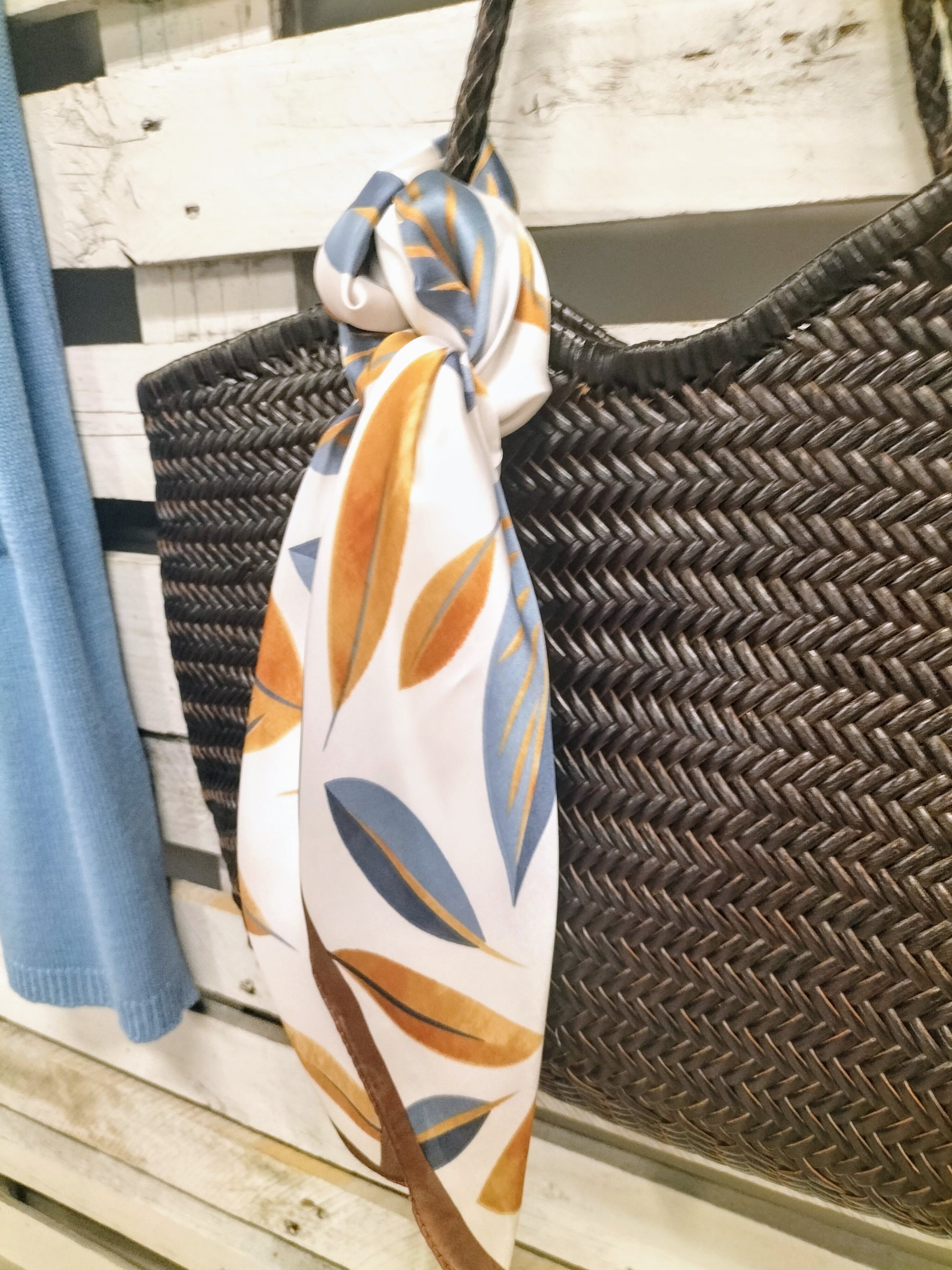 ¡Queda uno! Pañuelo Hojas - botanikamoda