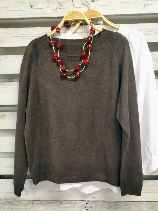 Collar Cherry lady