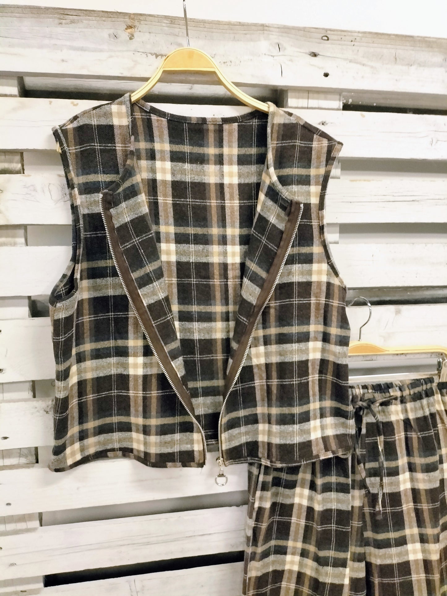 Chaleco cuadros comfy