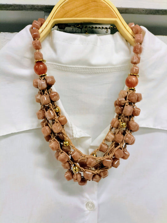 Collar Rita empolvado