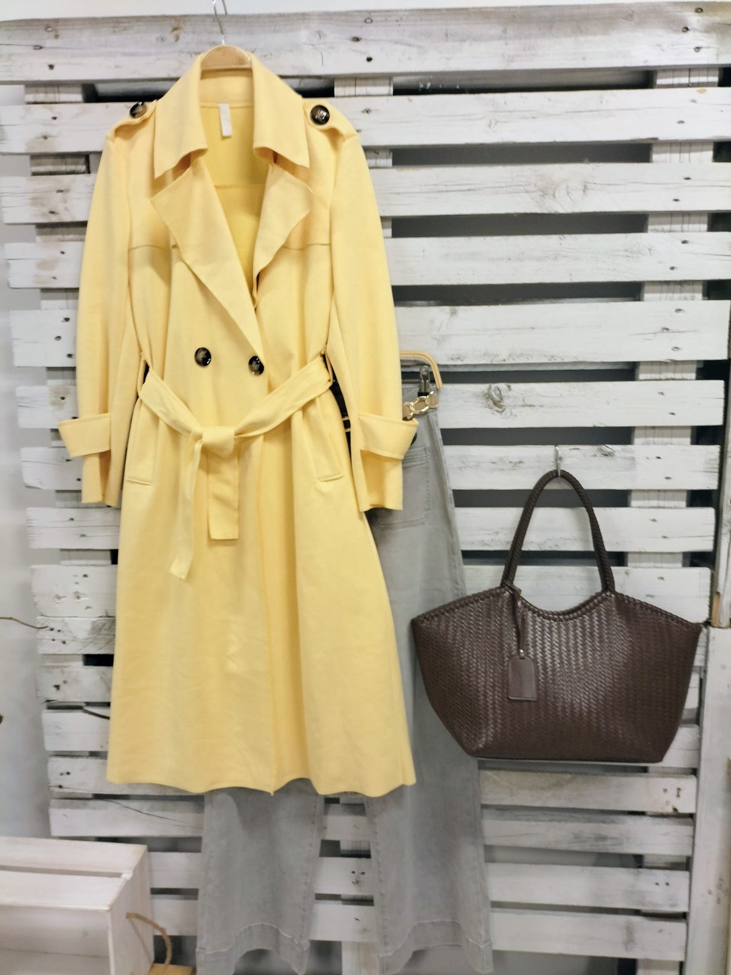 Trench  ante amarillo