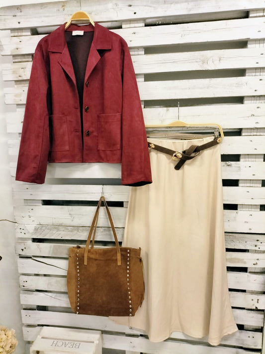 Chaqueta ante Lauren Burdeos