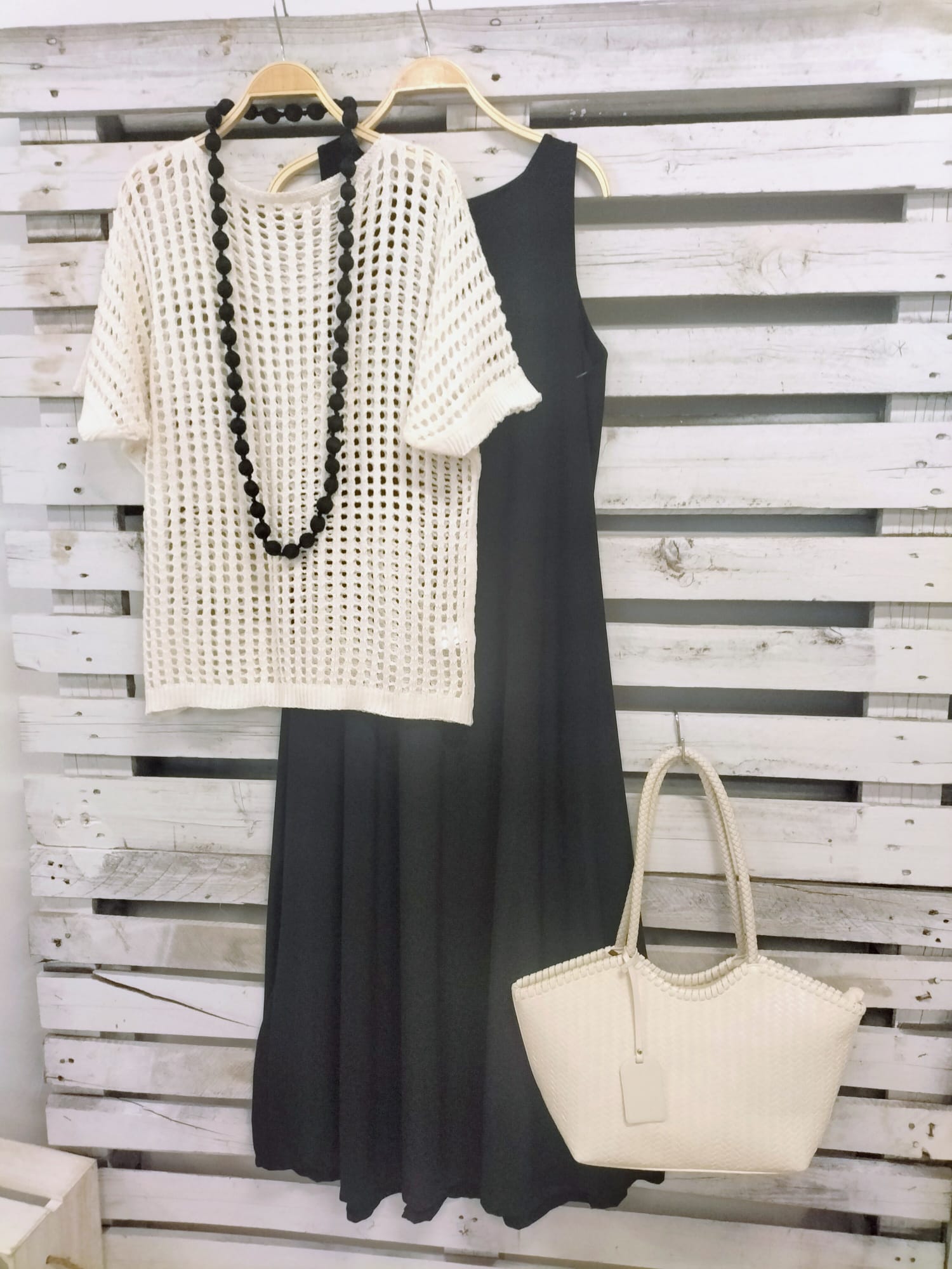 Vestido Negro punto frio - botanikamoda