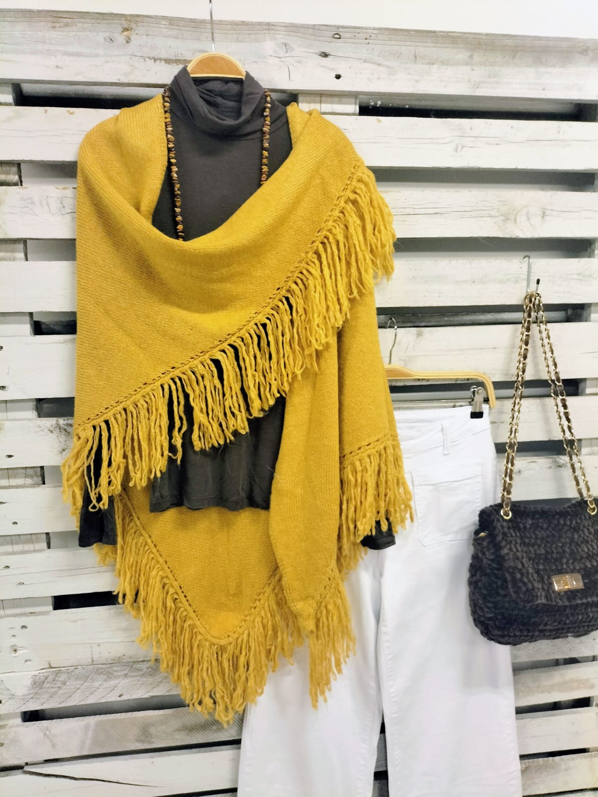 Ponchito flecos mimosa