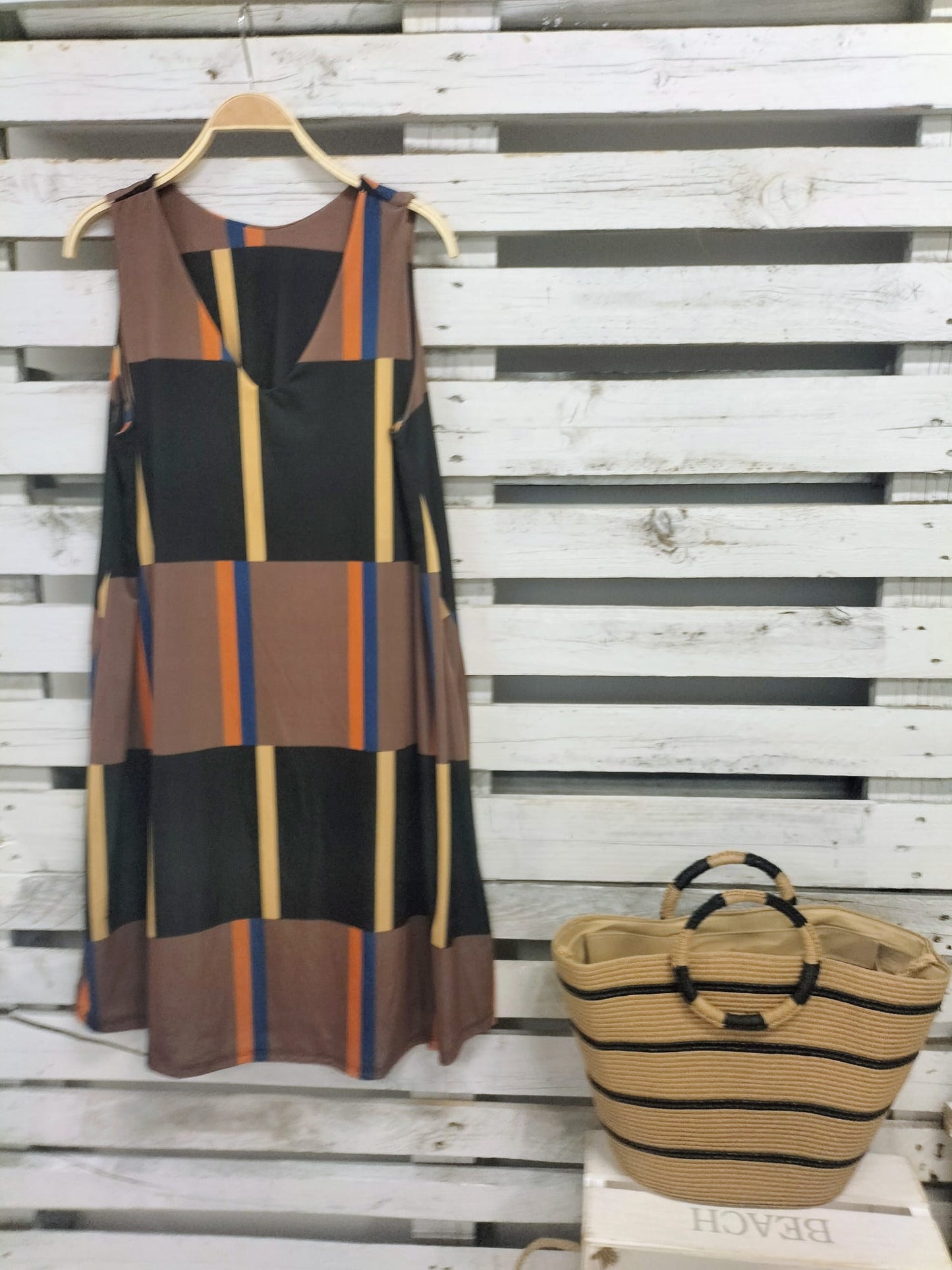 Vestido punto suelto camel negro