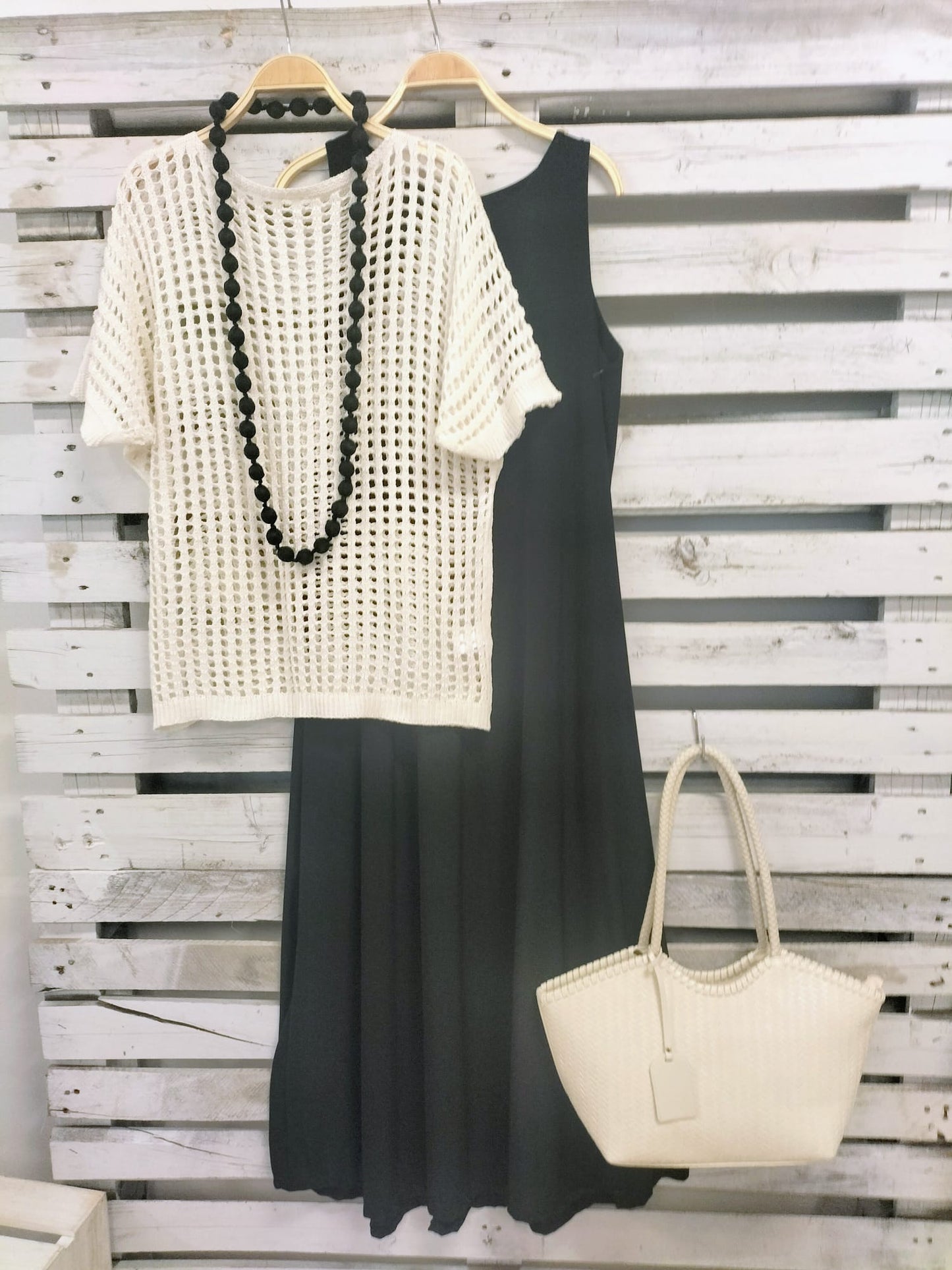 Vestido Negro punto frio - botanikamoda