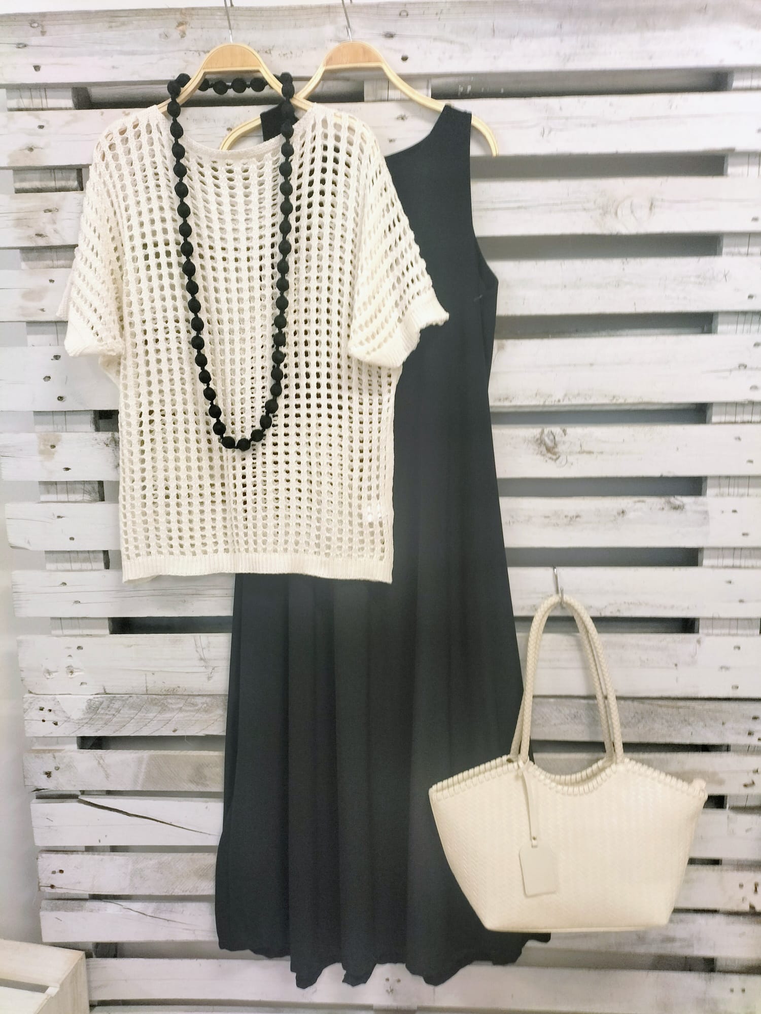 Vestido Negro punto frio - botanikamoda
