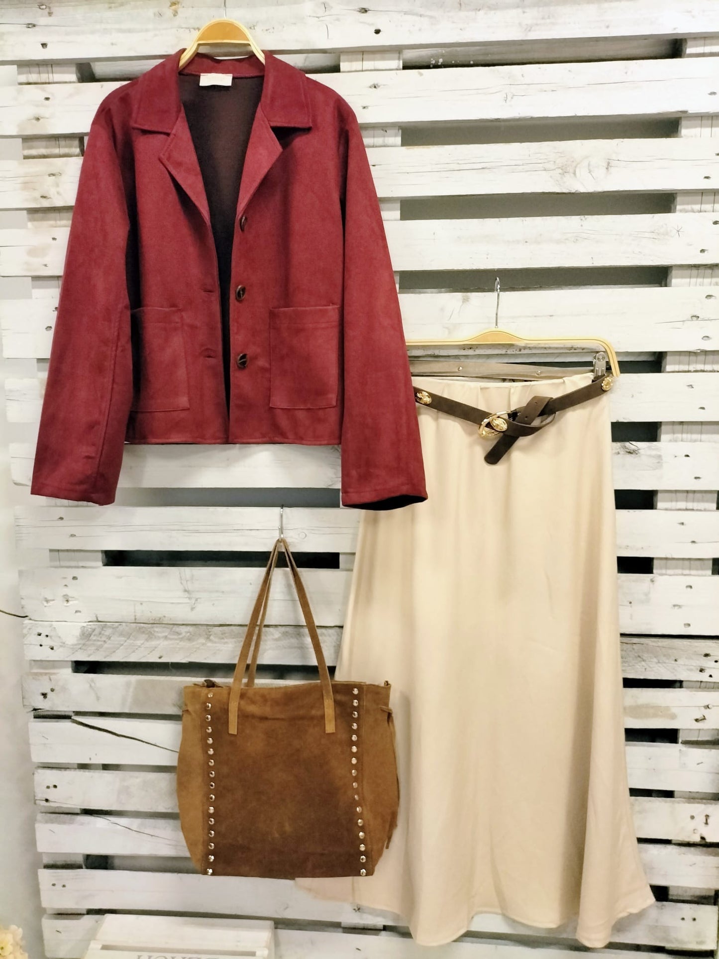 Chaqueta ante Lauren Burdeos
