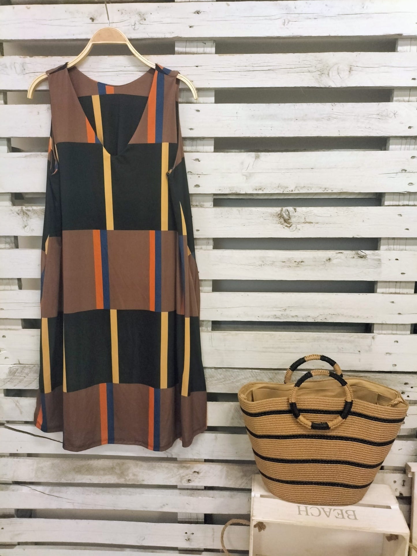Vestido punto suelto camel negro