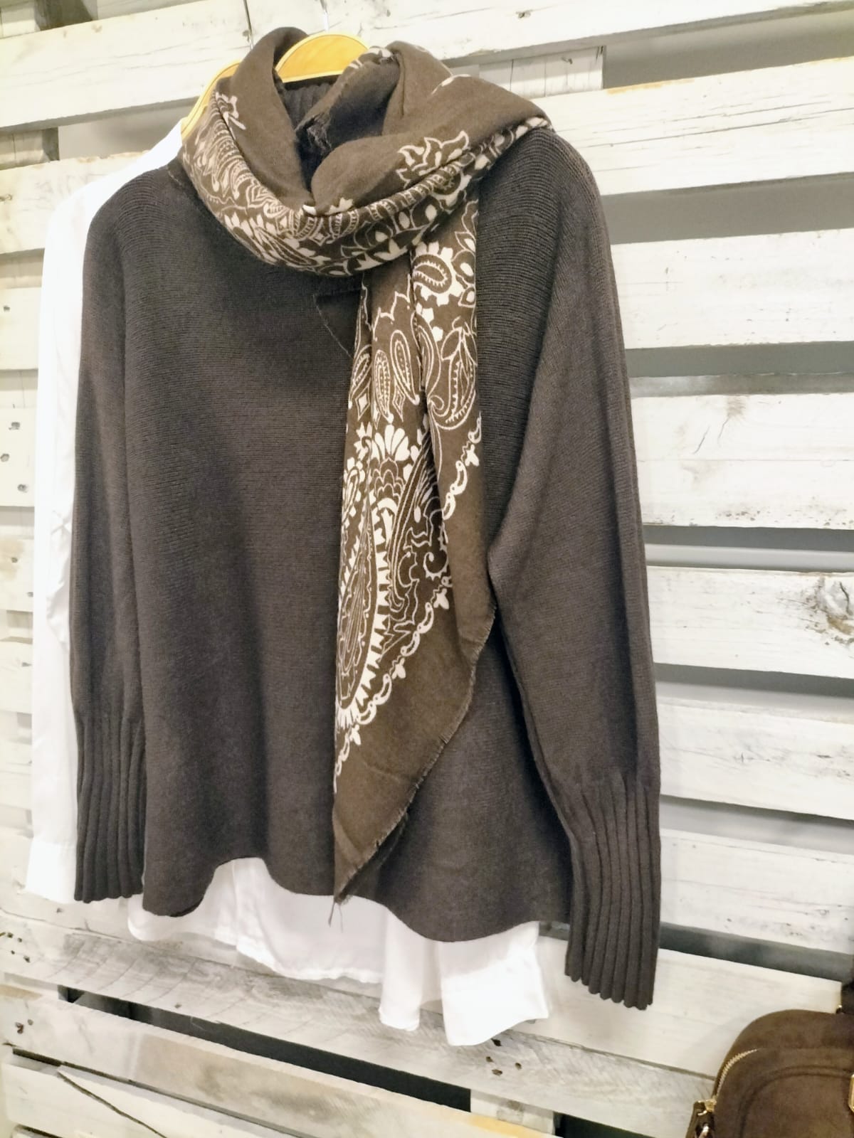 Jersey favorecedor choco