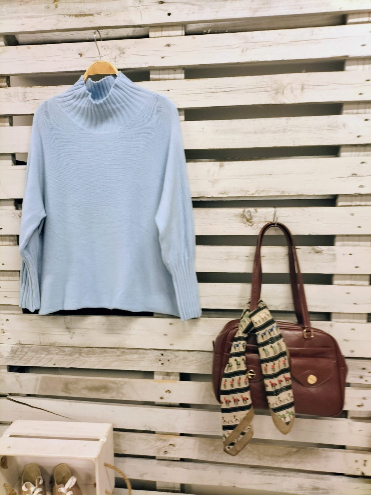 Jersey favorecedor celeste